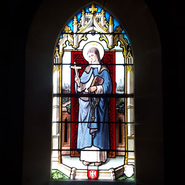 Vitraux de Sainte Yvonne